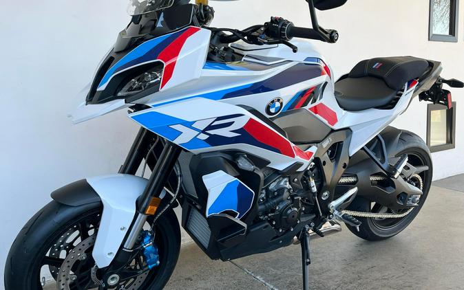 2026 BMW M1000XR