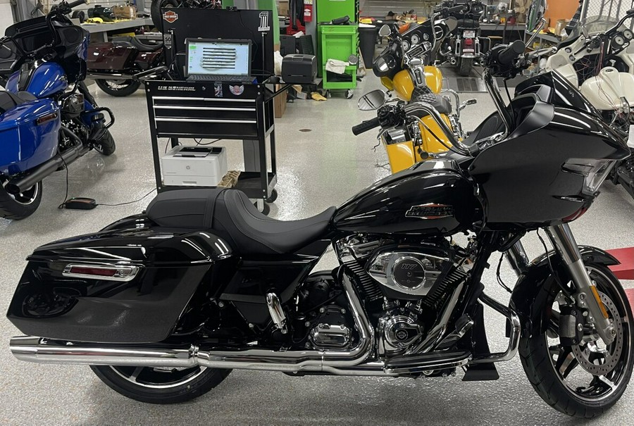 2024 Harley-Davidson Road Glide® Vivid Black