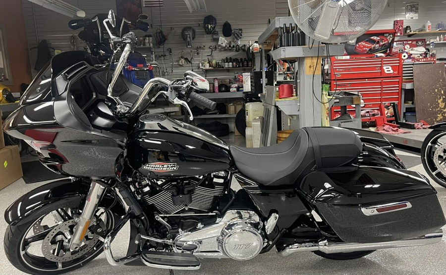 2024 Harley-Davidson Road Glide® Vivid Black