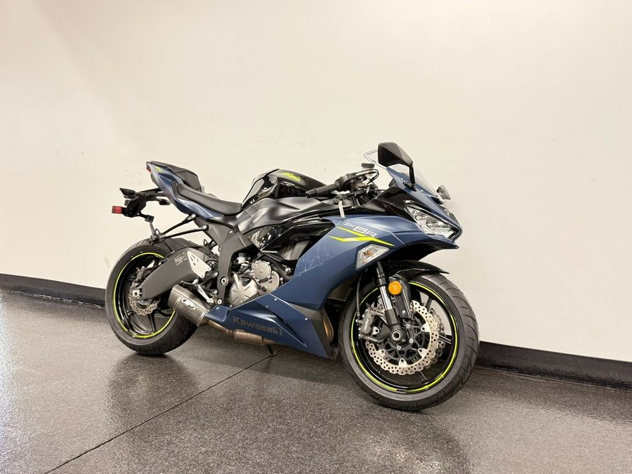 2023 Kawasaki Ninja® ZX™-6R Metallic Matte Twilight Blue/Metallic Diablo Black