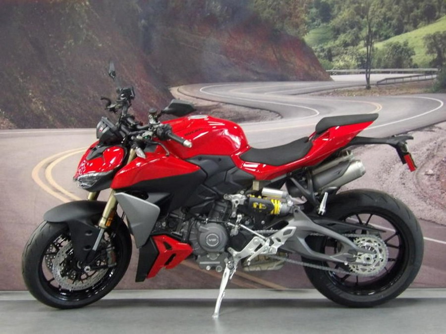 2026 Ducati Streetfighter V2