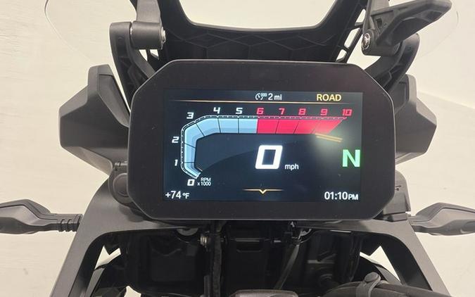 2026 BMW F 800 GS Triple Black 800 GS Light White