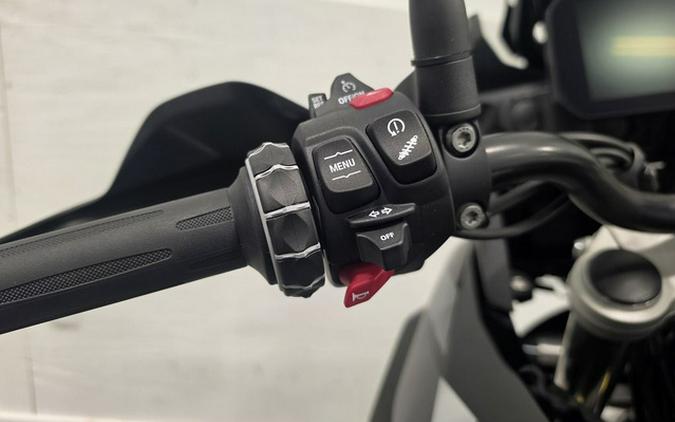 2026 BMW F 800 GS Triple Black 800 GS Light White
