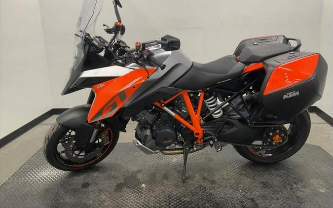 2017 KTM 1290 Super Duke GT