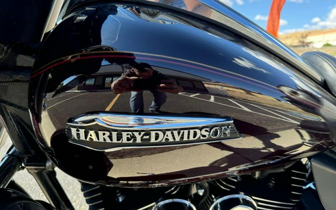 2014 Harley-Davidson Electra Glide Ultra Classic® Blackened Cayenne