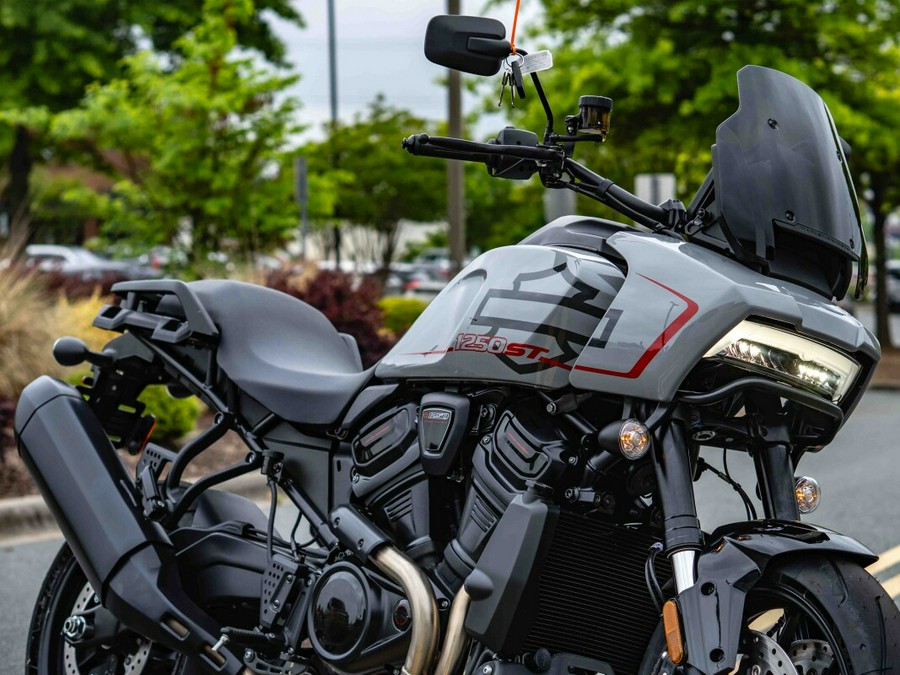 RA1250ST 2025 Pan America® 1250 ST