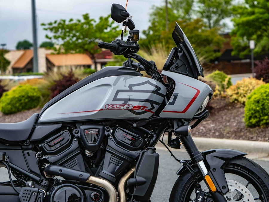 RA1250ST 2025 Pan America® 1250 ST