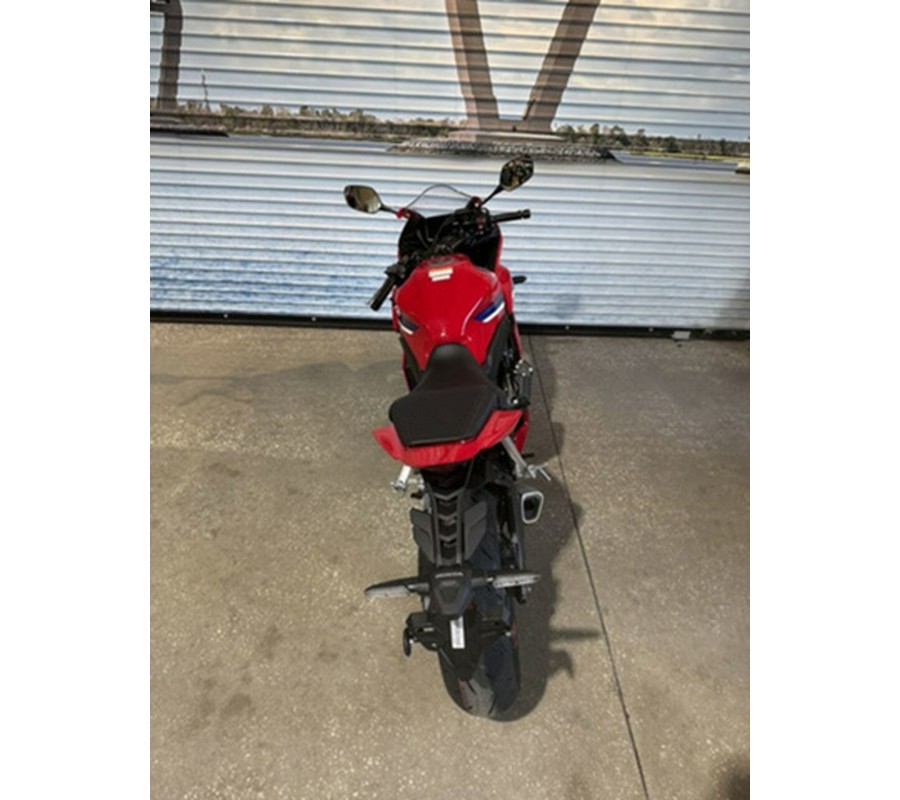 2025 Honda CBR650R E-Clutch