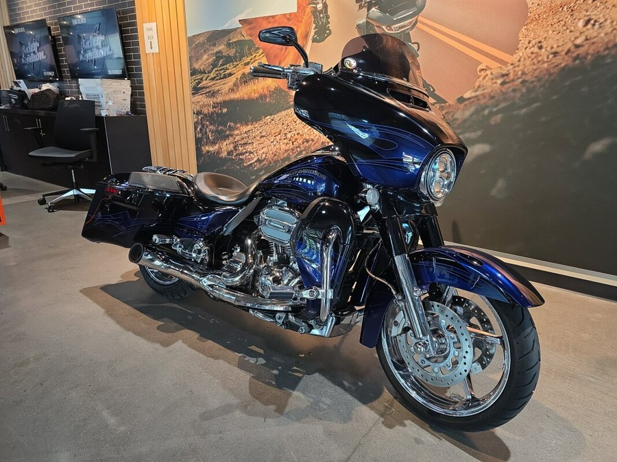 FLHXSE 2016 CVO™ Street Glide®