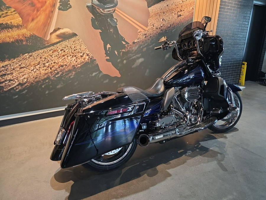 FLHXSE 2016 CVO™ Street Glide®