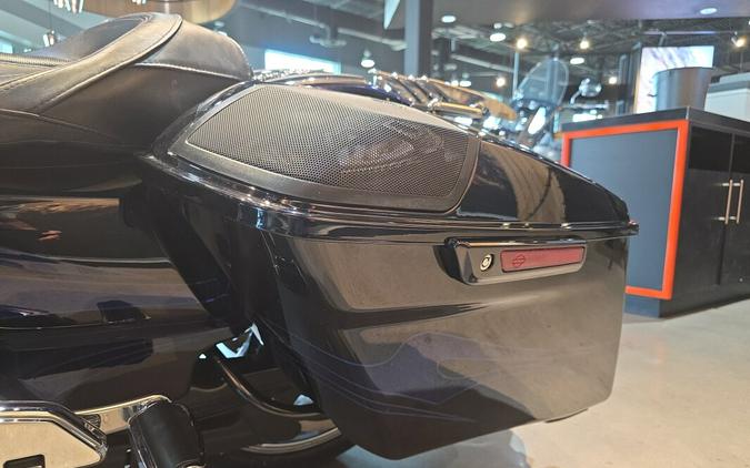 FLHXSE 2016 CVO™ Street Glide®