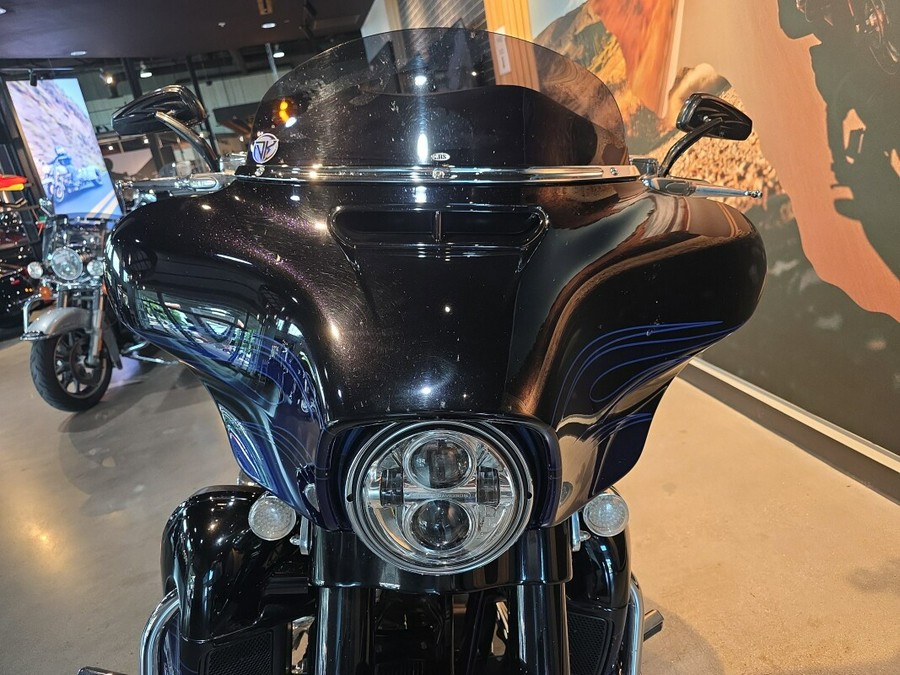 FLHXSE 2016 CVO™ Street Glide®