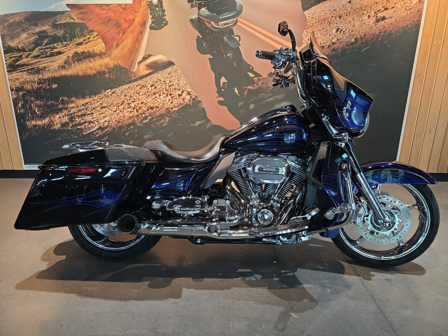 FLHXSE 2016 CVO™ Street Glide®