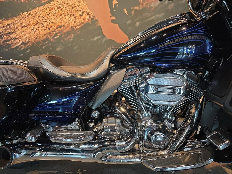 FLHXSE 2016 CVO™ Street Glide®