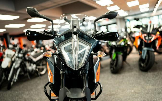 2022 KTM Adventure 390