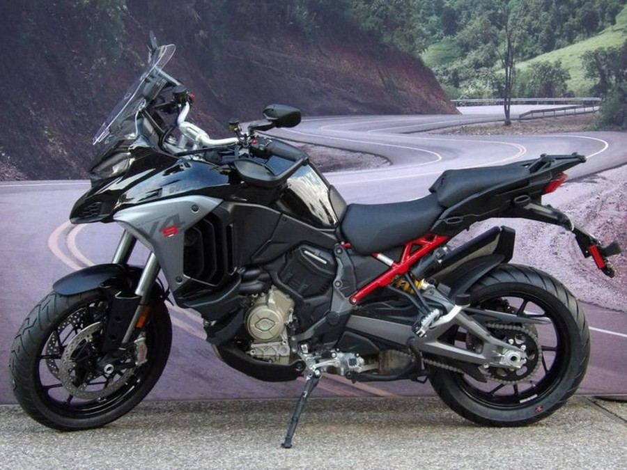 2026 Ducati Multistrada V4 S Travel & Radar Thrilling Black