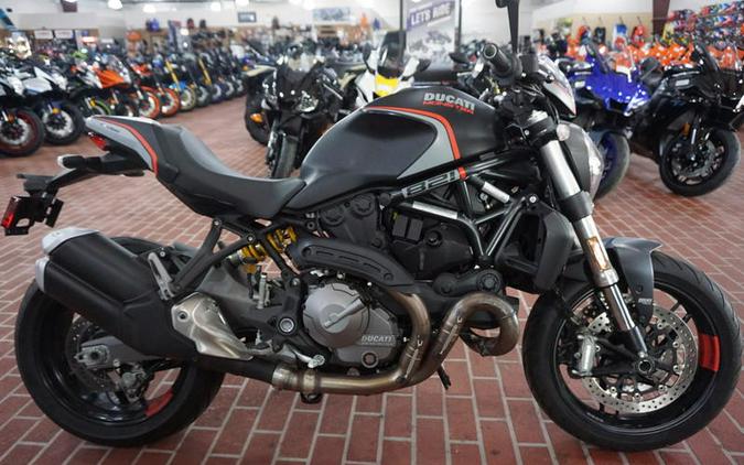 2020 Ducati Monster 821 Stealth Review (15 Fast Facts)