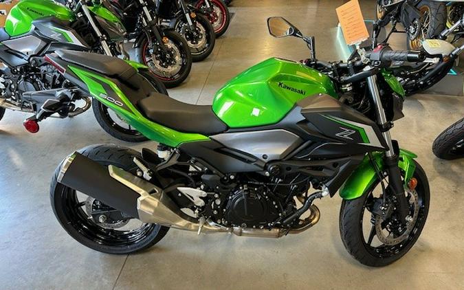 2024 Kawasaki Z500 ABS - Candy Lime Green/Metallic Flat Spark Black/Metallic Graphite Gray