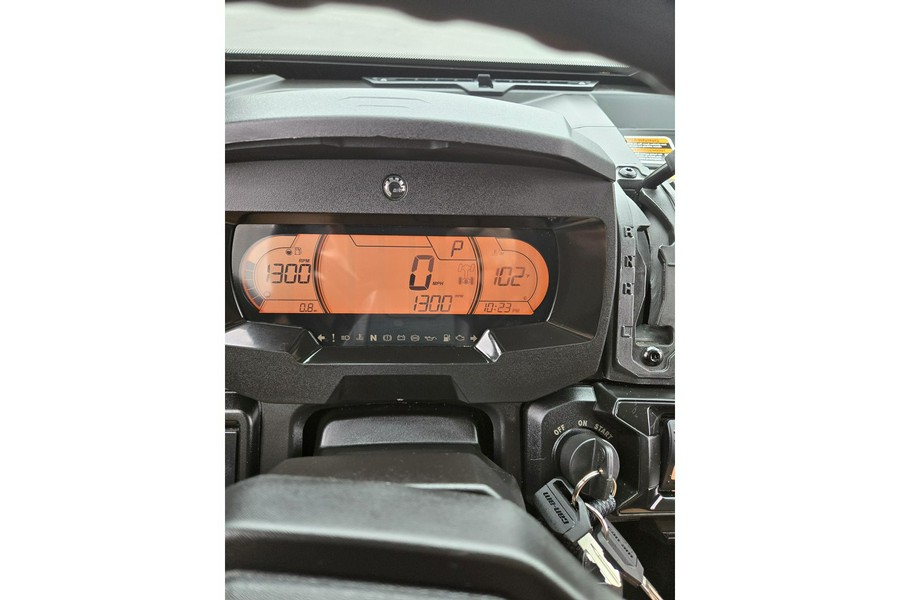 2025 Can-Am DEFENDER LTD HD10