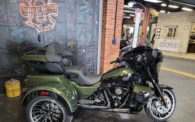 2026 Harley-Davidson® Street Glide 3 Limited Olive Steel Metallic / Vivid Black Black Trim