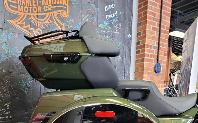 2026 Harley-Davidson® Street Glide 3 Limited Olive Steel Metallic / Vivid Black Black Trim