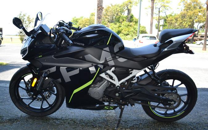 2022 CFMOTO 300 SS Nebula Black