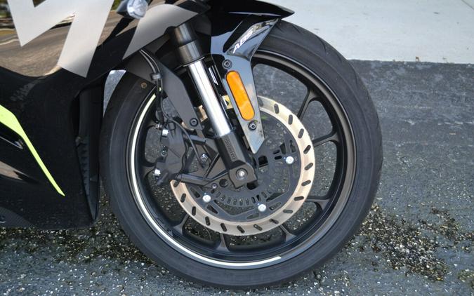 2022 CFMOTO 300 SS Nebula Black
