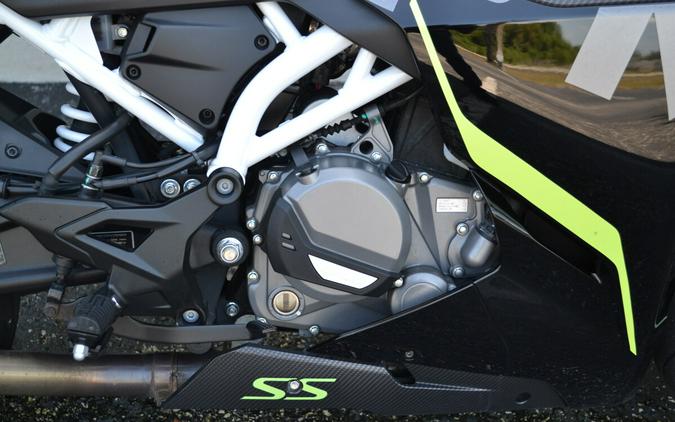 2022 CFMOTO 300 SS Nebula Black
