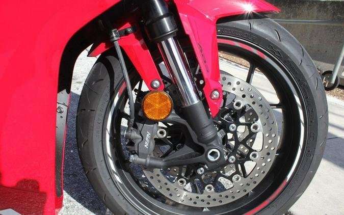 2026 Honda CBR650R E-Clutch