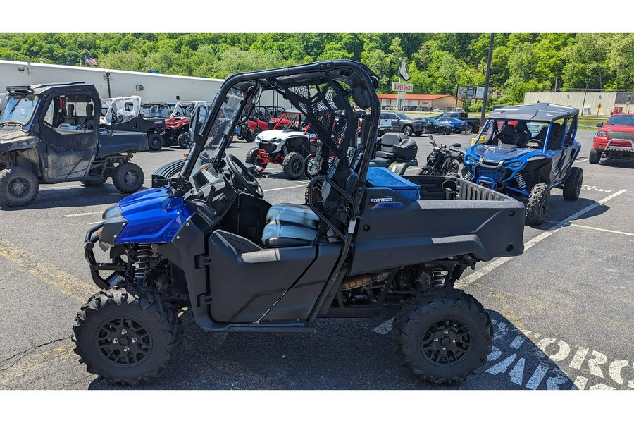 2017 Honda Pioneer 700 Deluxe