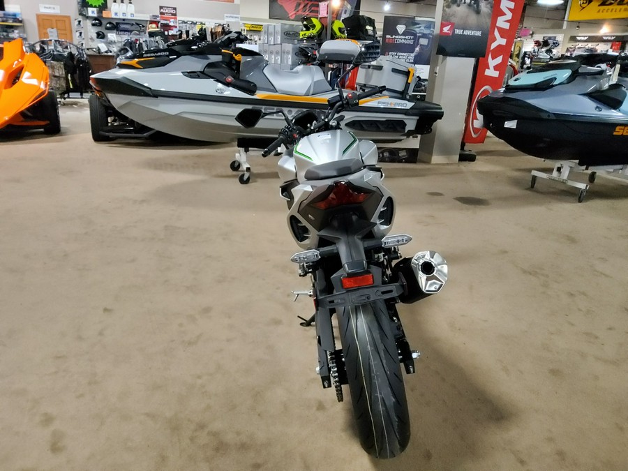 2024 Kawasaki Z7 Hybrid ABS