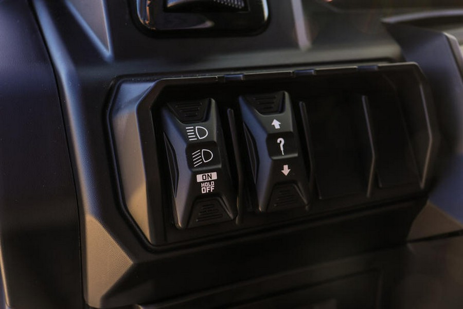 2026 Can-Am® Defender Limited HD11