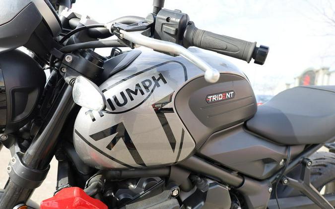 2022 Triumph Trident 660 Silver Ice Diablo Red