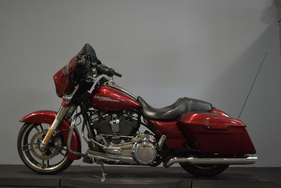 2017 Harley-Davidson Street Glide Special Velocity Red Sunglo