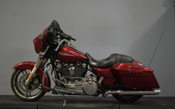 2017 Harley-Davidson Street Glide Special Velocity Red Sunglo