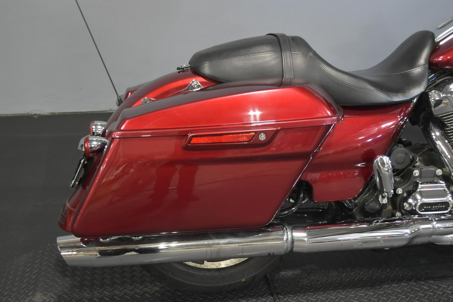 2017 Harley-Davidson Street Glide Special Velocity Red Sunglo