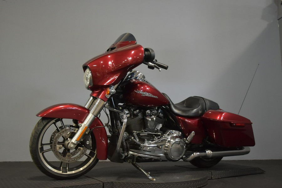 2017 Harley-Davidson Street Glide Special Velocity Red Sunglo