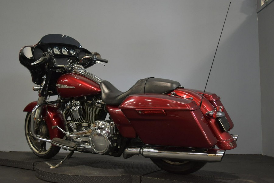 2017 Harley-Davidson Street Glide Special Velocity Red Sunglo