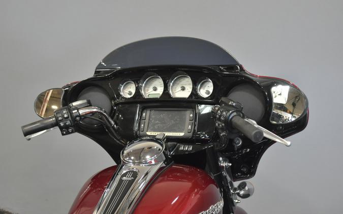 2017 Harley-Davidson Street Glide Special Velocity Red Sunglo