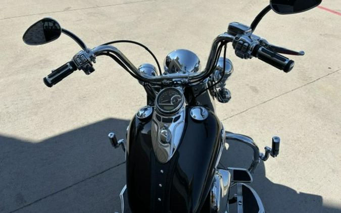 2017 Harley-Davidson Softail FLSTC - Heritage Classic