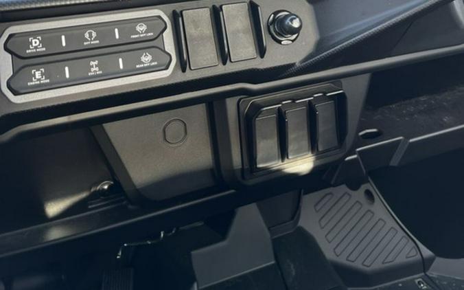 2026 Can-Am Defender MAX Lone Star HD11