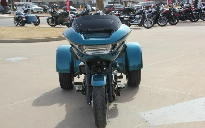 2026 Harley-Davidson Road Glide 3 Teal Thunder