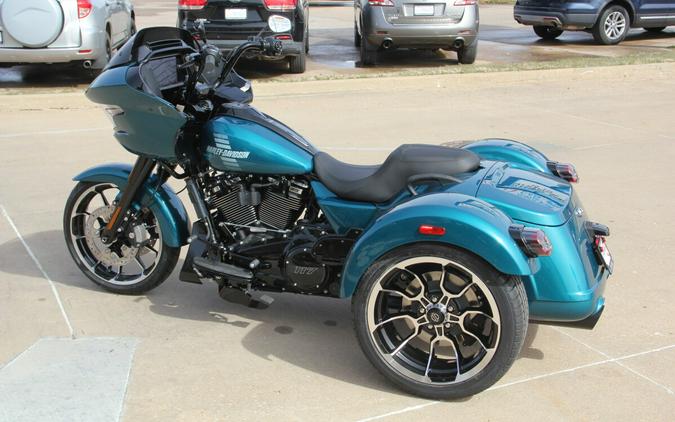2026 Harley-Davidson Road Glide 3 Teal Thunder