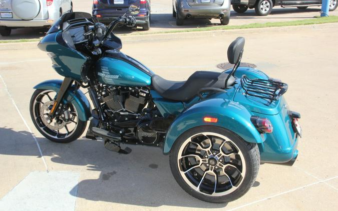 2026 Harley-Davidson Road Glide 3 Teal Thunder