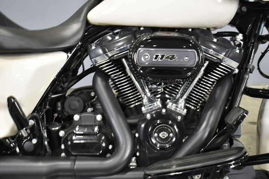 2022 Harley-Davidson Road Glide Special White Sand Pearl