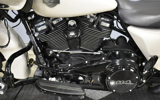 2022 Harley-Davidson Road Glide Special White Sand Pearl