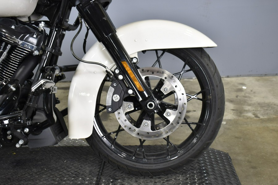 2022 Harley-Davidson Road Glide Special White Sand Pearl