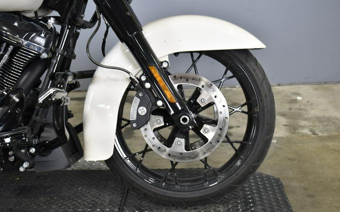 2022 Harley-Davidson Road Glide Special White Sand Pearl