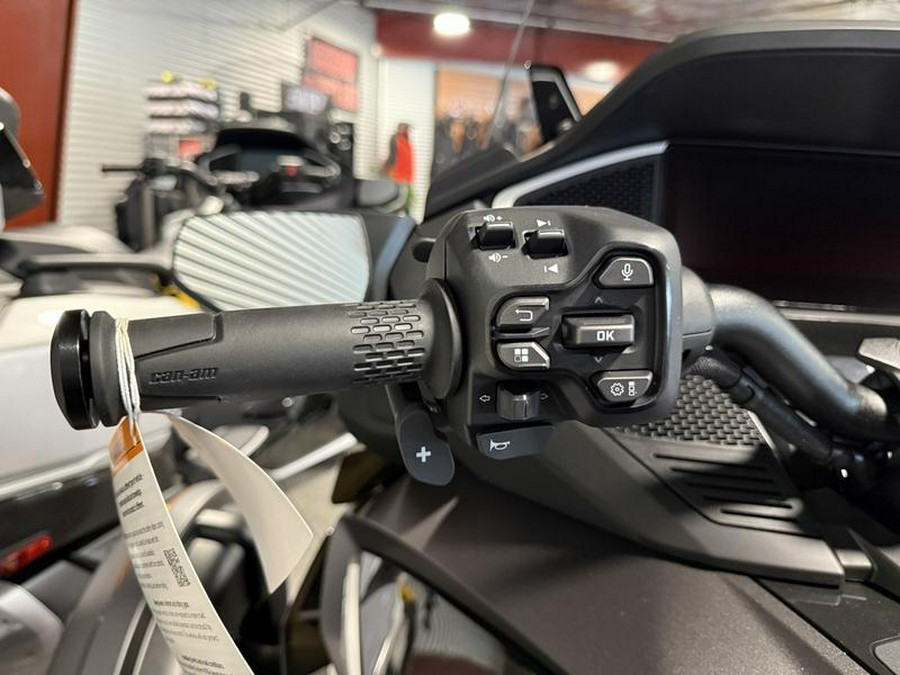 2025 Can-Am® Spyder RT Limited Platine Wheels