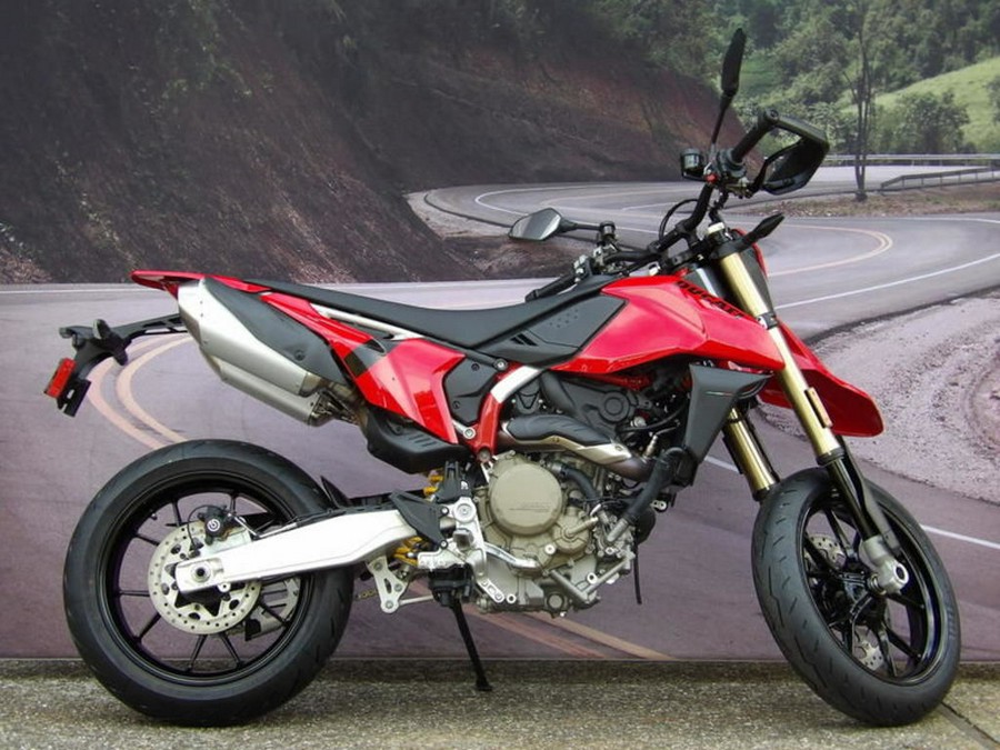 2026 Ducati Hypermotard 698 Mono Red